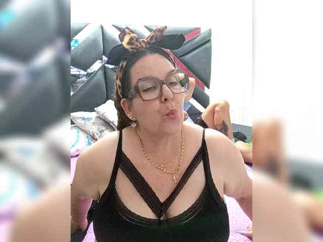 AfroditaMilf69 webcam