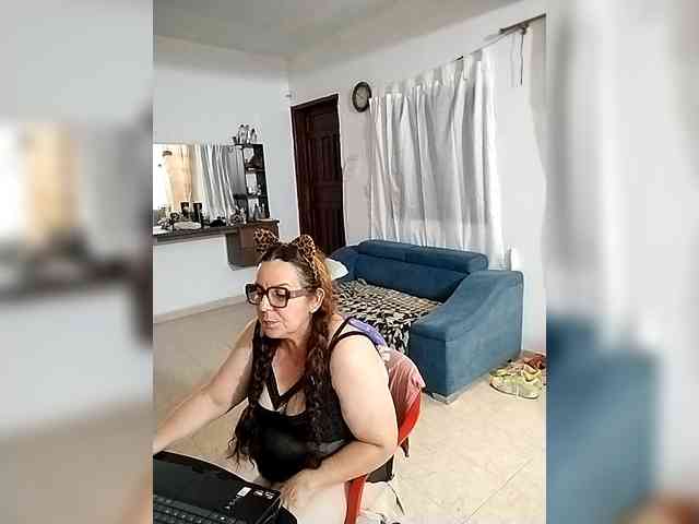 AfroditaMilf69 webcam