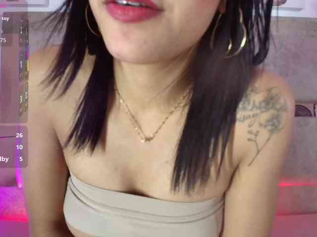 Malia-Brown1 webcam