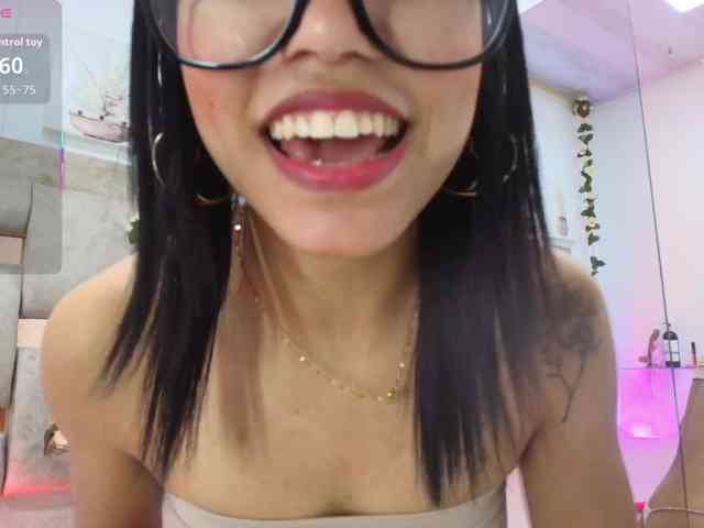 Malia-Brown1 webcam