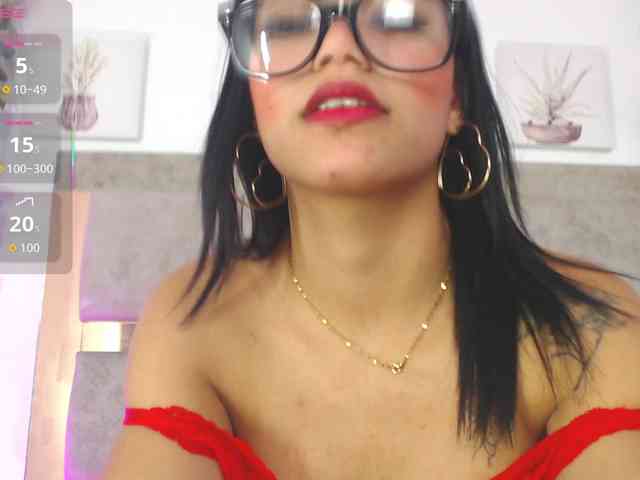 Malia-Brown1 webcam