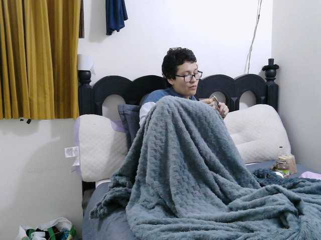 le modèle onlyLuxas23 est en webcam porno dans un show sur le site bongacams, il possède les tags suivants: Latino/Hispanic,Brunette,Shaved