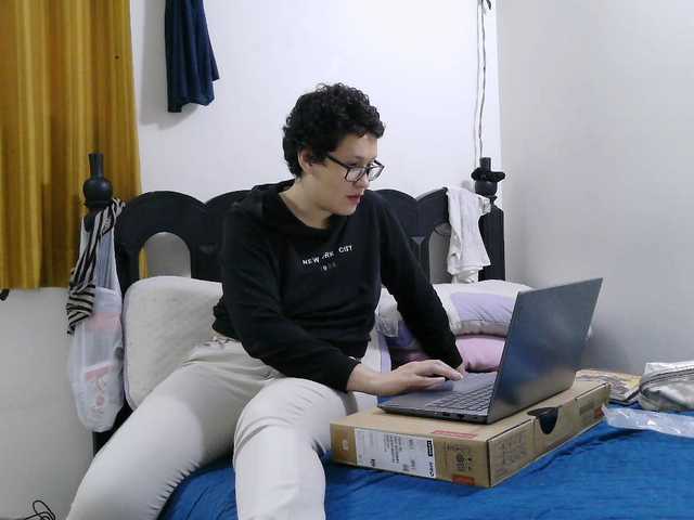 onlyLuxas23's BongaCams show and profile