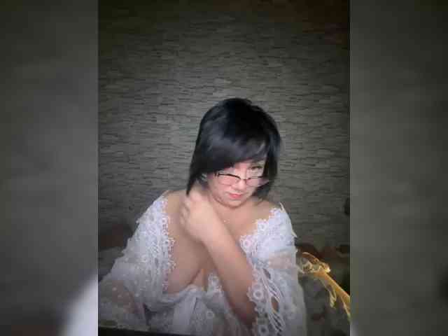 KatrinLove webcam