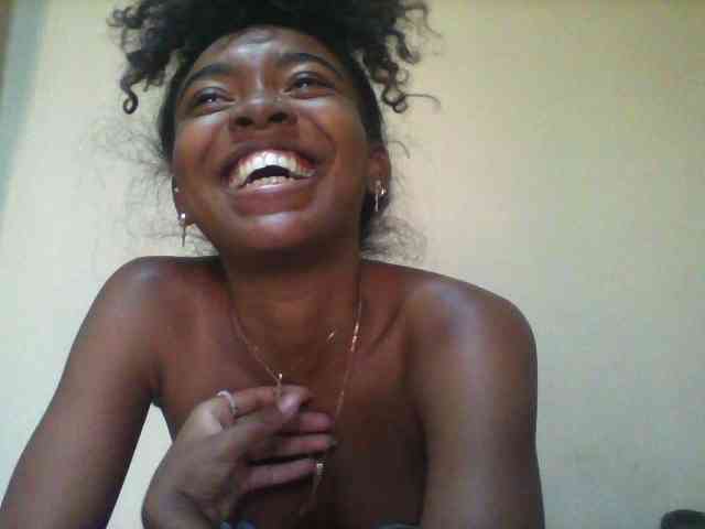 SexyFrenchDoll webcam