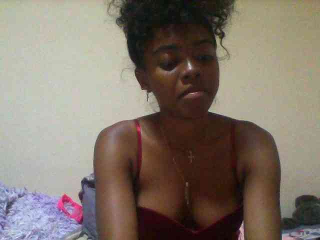 SexyFrenchDoll webcam