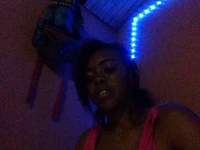 SexyFrenchDoll webcam