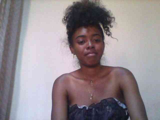 SexyFrenchDoll webcam