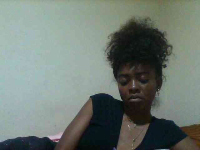 SexyFrenchDoll webcam