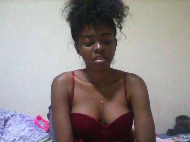 SexyFrenchDoll webcam