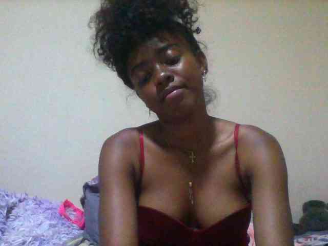 SexyFrenchDoll webcam