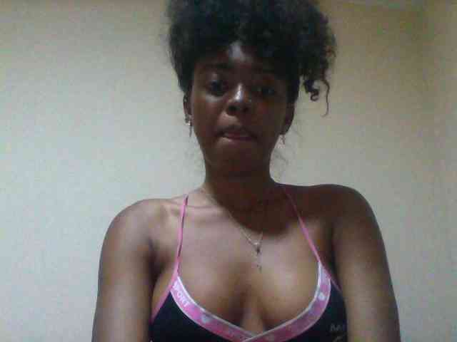SexyFrenchDoll webcam