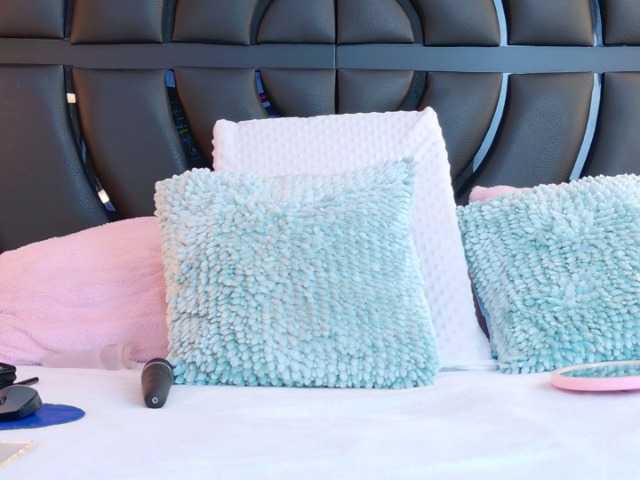 IrissBloom's BongaCams show and profile