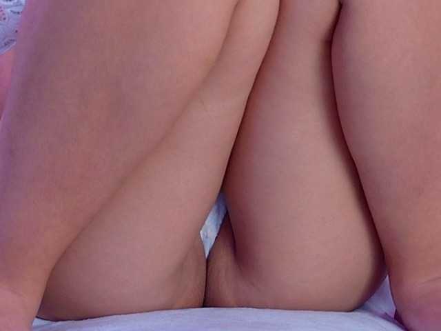 IrissBloom's BongaCams show and profile