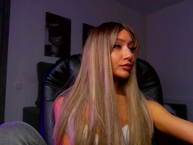 LisaShultz's BongaCams show and profile