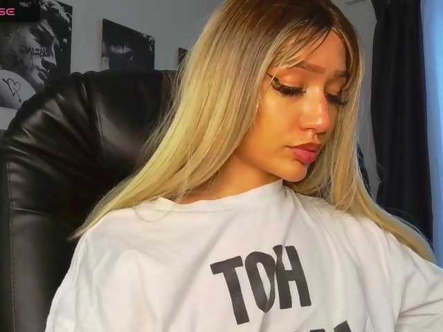 LisaShultz's BongaCams show and profile