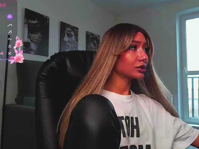 LisaShultz's BongaCams show and profile