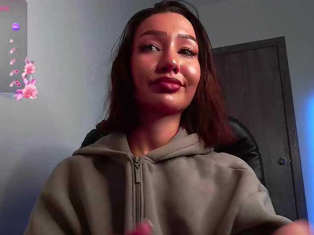 LisaShultz live cam profile