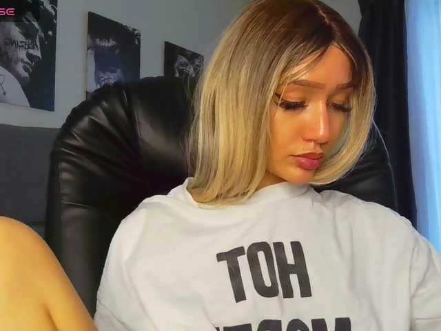 LisaShultz's BongaCams show and profile