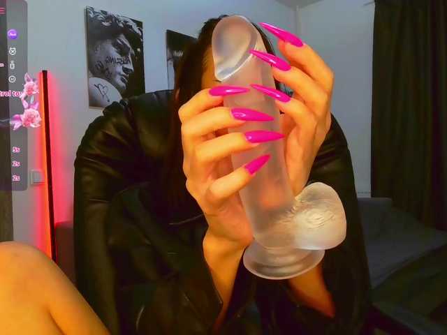 LisaShultz Live Cam and Statistics on UnifiedCams