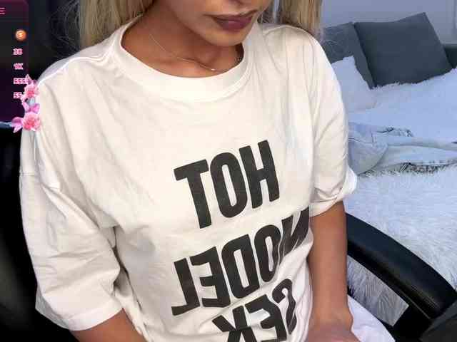 LisaShultz Live Webcam on BongaCams LisaShultz Live Webcam on BongaCams