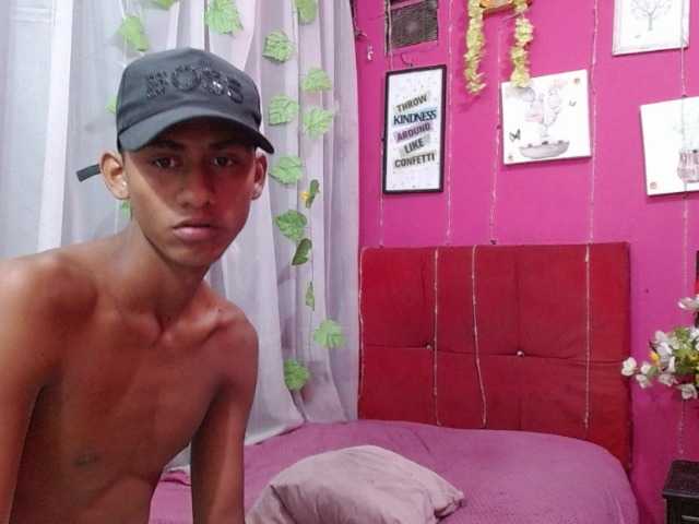 zarinabeautiful's BongaCams show and profile