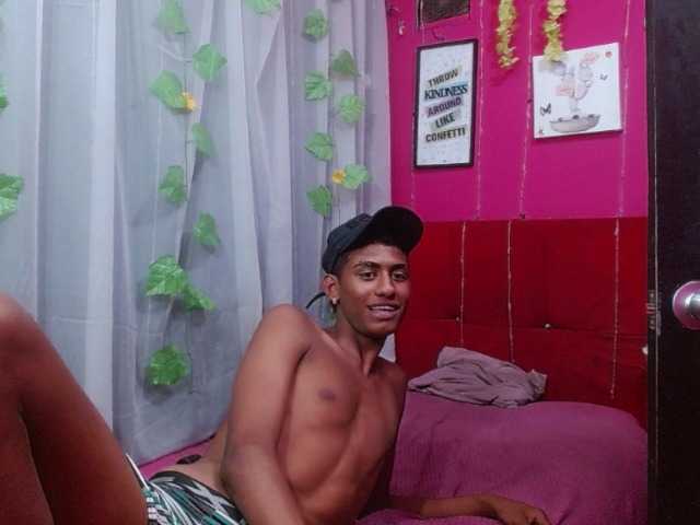 zarinabeautiful's BongaCams show and profile