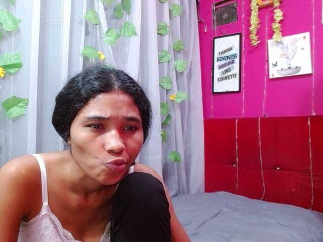 zarinabeautiful's BongaCams show and profile