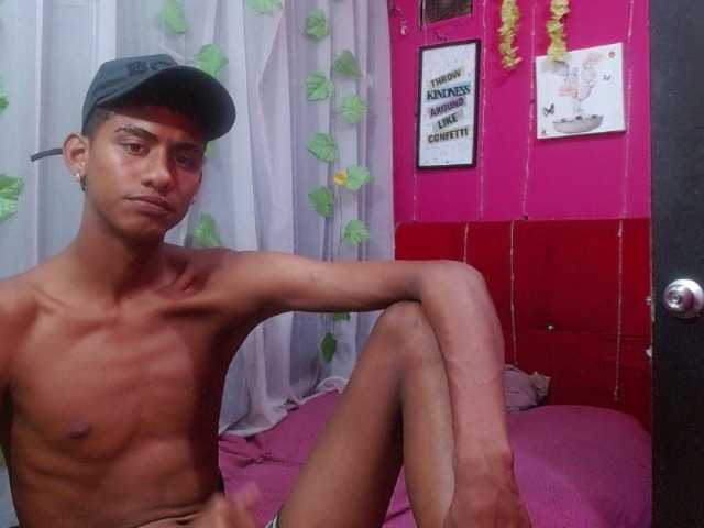 zarinabeautiful's BongaCams show and profile