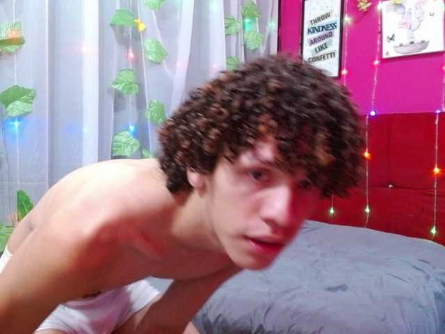 zarinabeautiful's BongaCams show and profile