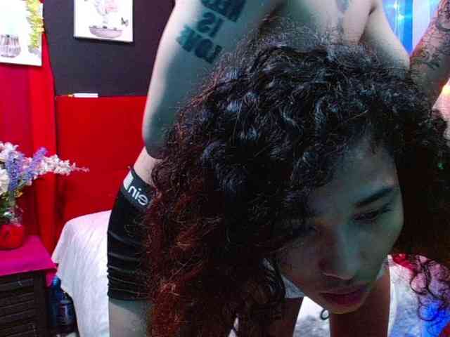 SSEXYYBITCHH webcam