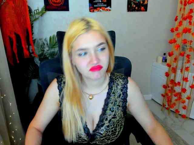 VelvetSky Live Webcam on BongaCams