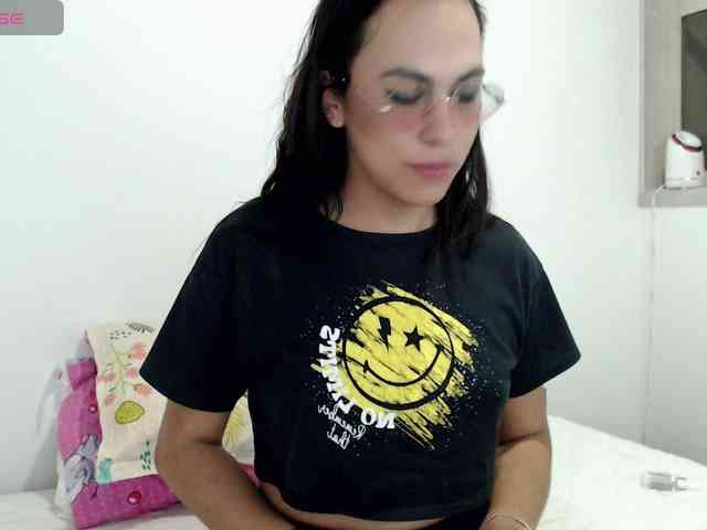 missbluu Live Webcam on BongaCams