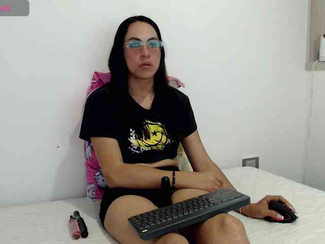 missbluu Live Webcam on BongaCams