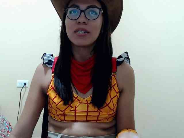 missbluu Live Webcam on BongaCams