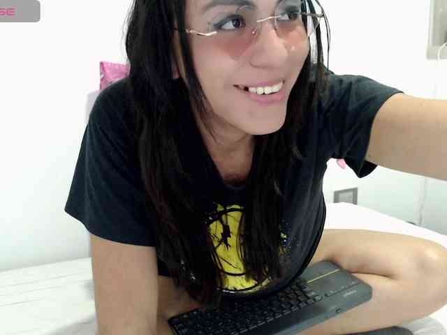 missbluu Live Webcam on BongaCams