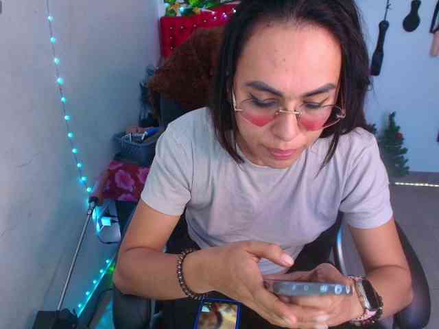 missbluu Live Webcam on BongaCams