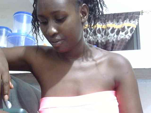 Africanqueen20 webcam