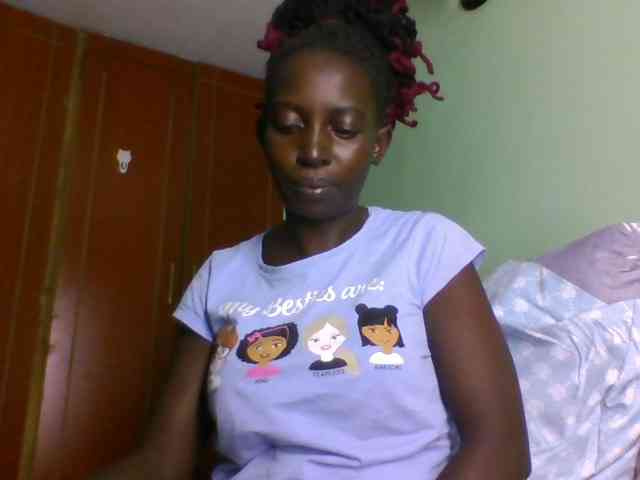 Juicyneema Live Webcam on BongaCams