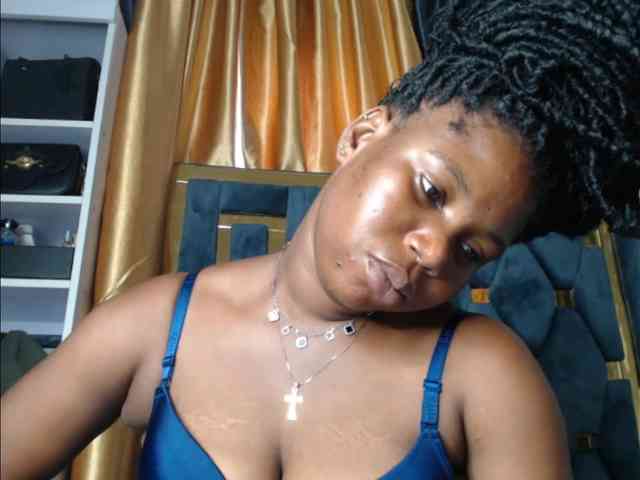 AfricanQueen90 webcam