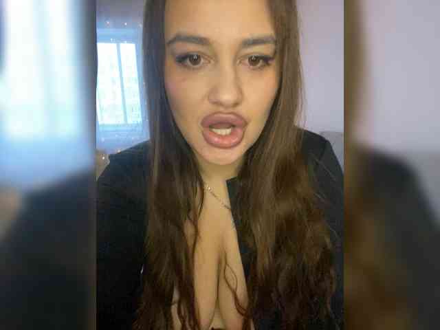 Sweetgirl31111 webcam