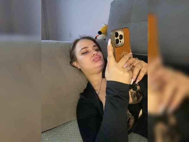 Sweetgirl31111 webcam