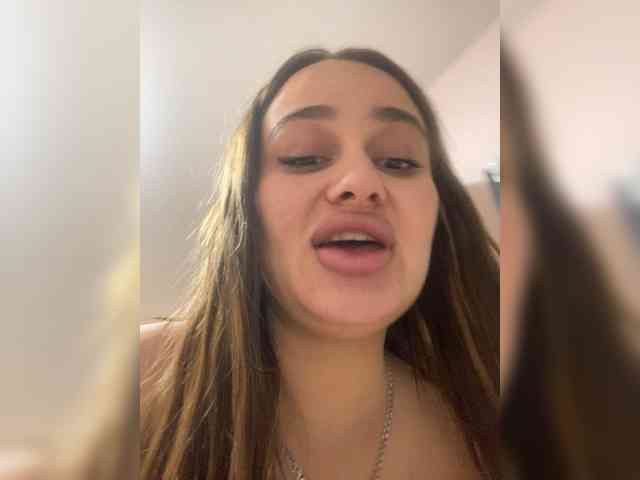 Sweetgirl31111 webcam