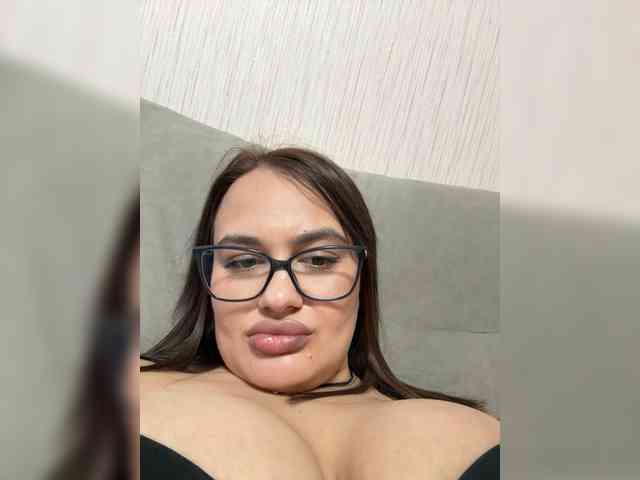 Sweetgirl31111 webcam