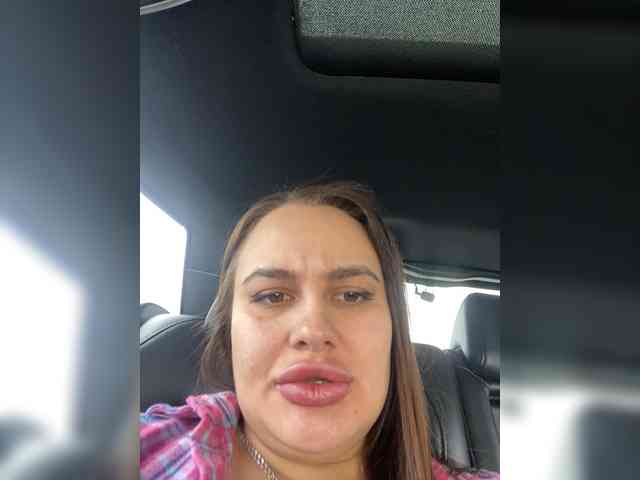 Sweetgirl31111 webcam