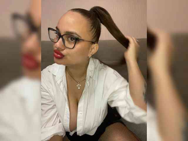 Sweetgirl31111 webcam