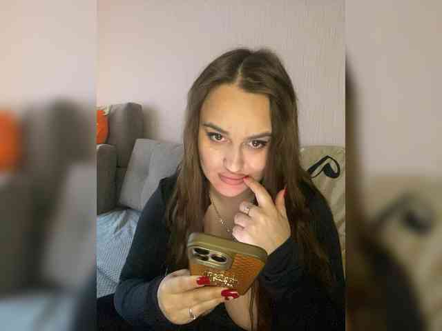 Sweetgirl31111 webcam