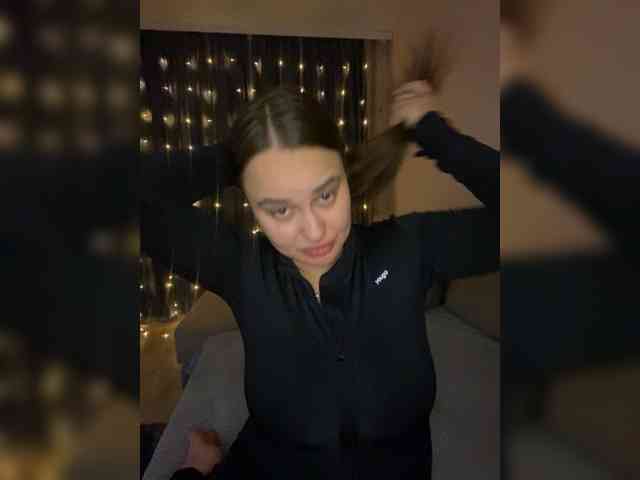 Sweetgirl31111 webcam