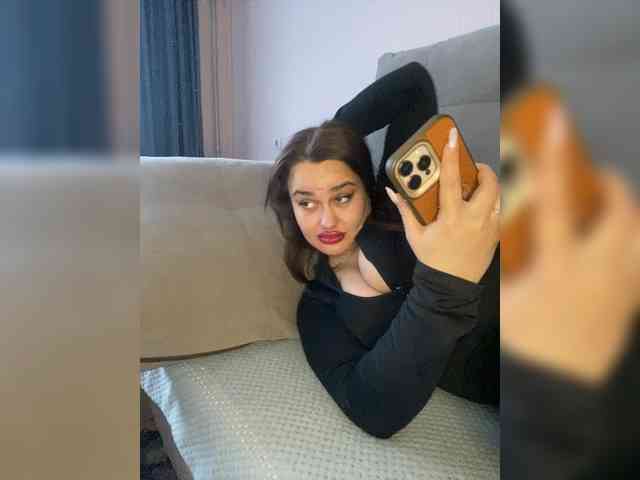 Sweetgirl31111 webcam