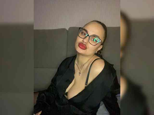 Sweetgirl31111 webcam